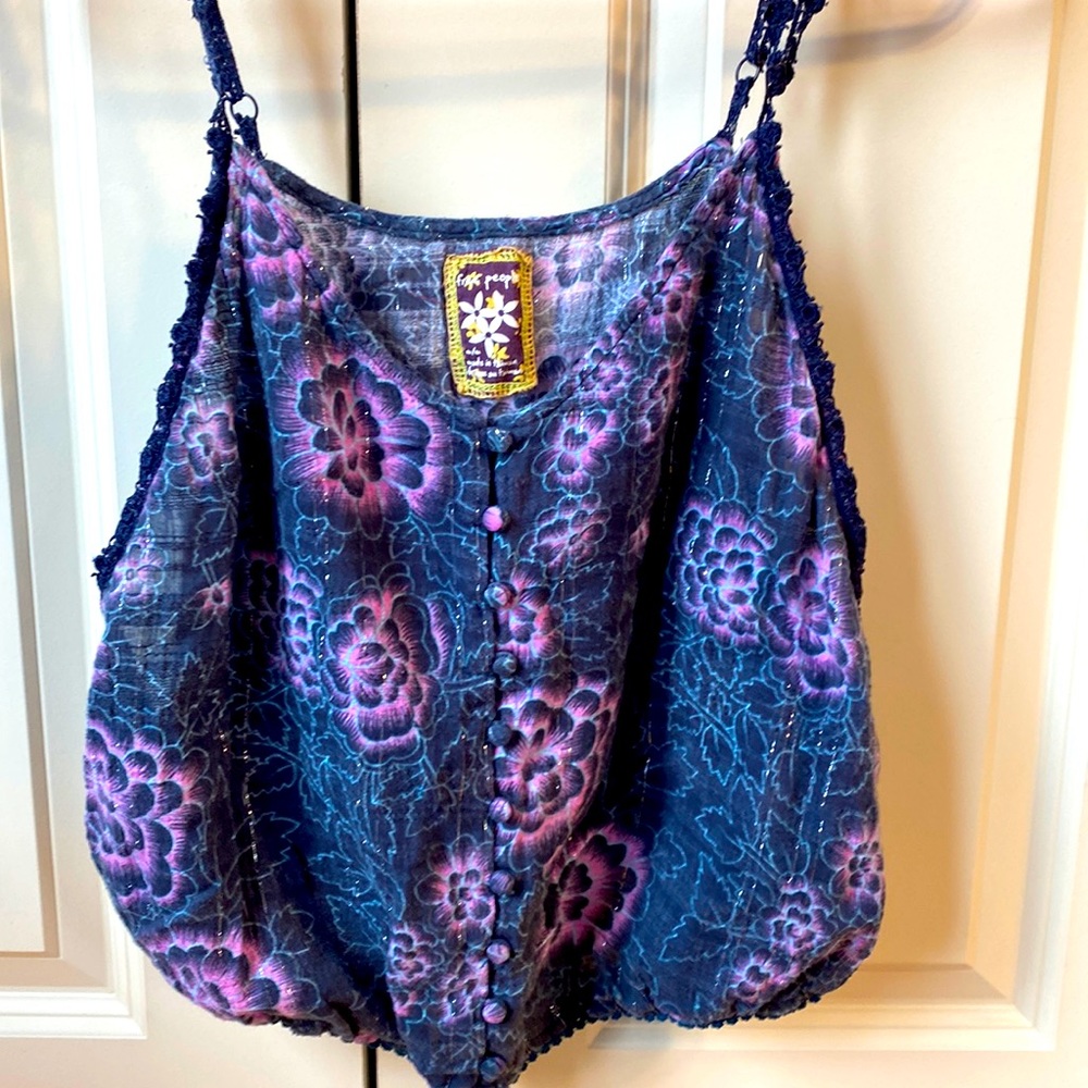 Women’s/Girl’s Free People Tank-top!